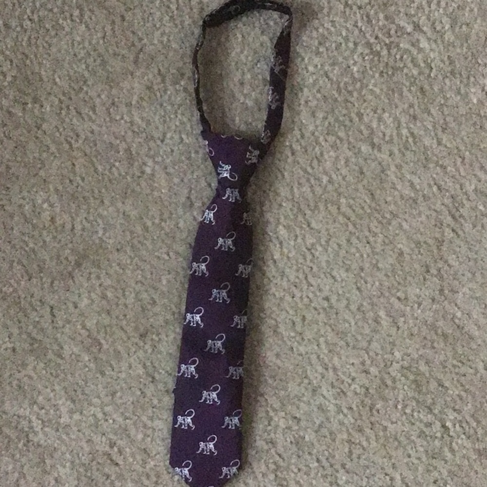 Monsoon boys tie my son use only 1 time for 2 hour